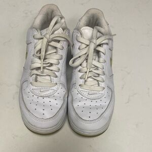 02 Nike Air Force1 Women's Sneakers in White and Gold